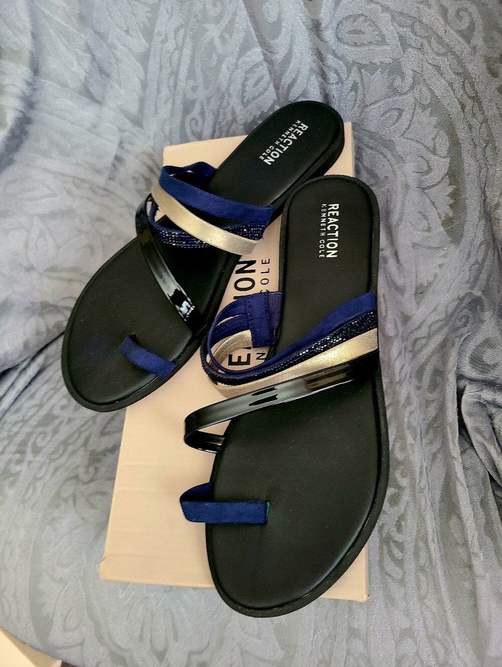 Reaction Kenneth Cole Navy and Black Slip-On Sandals